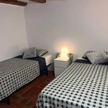 Cataluna Homestay *